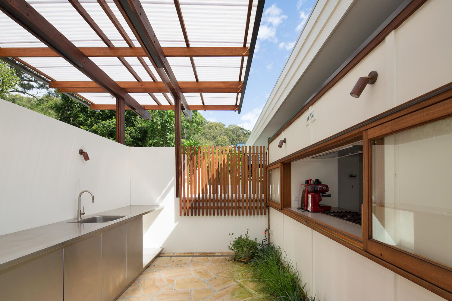 contemporary builders - clareville beach house