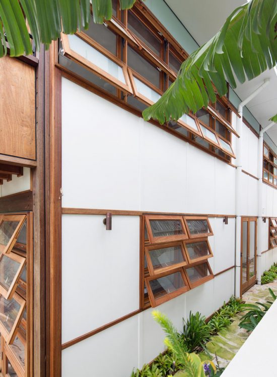 contemporary builders - clareville beach house