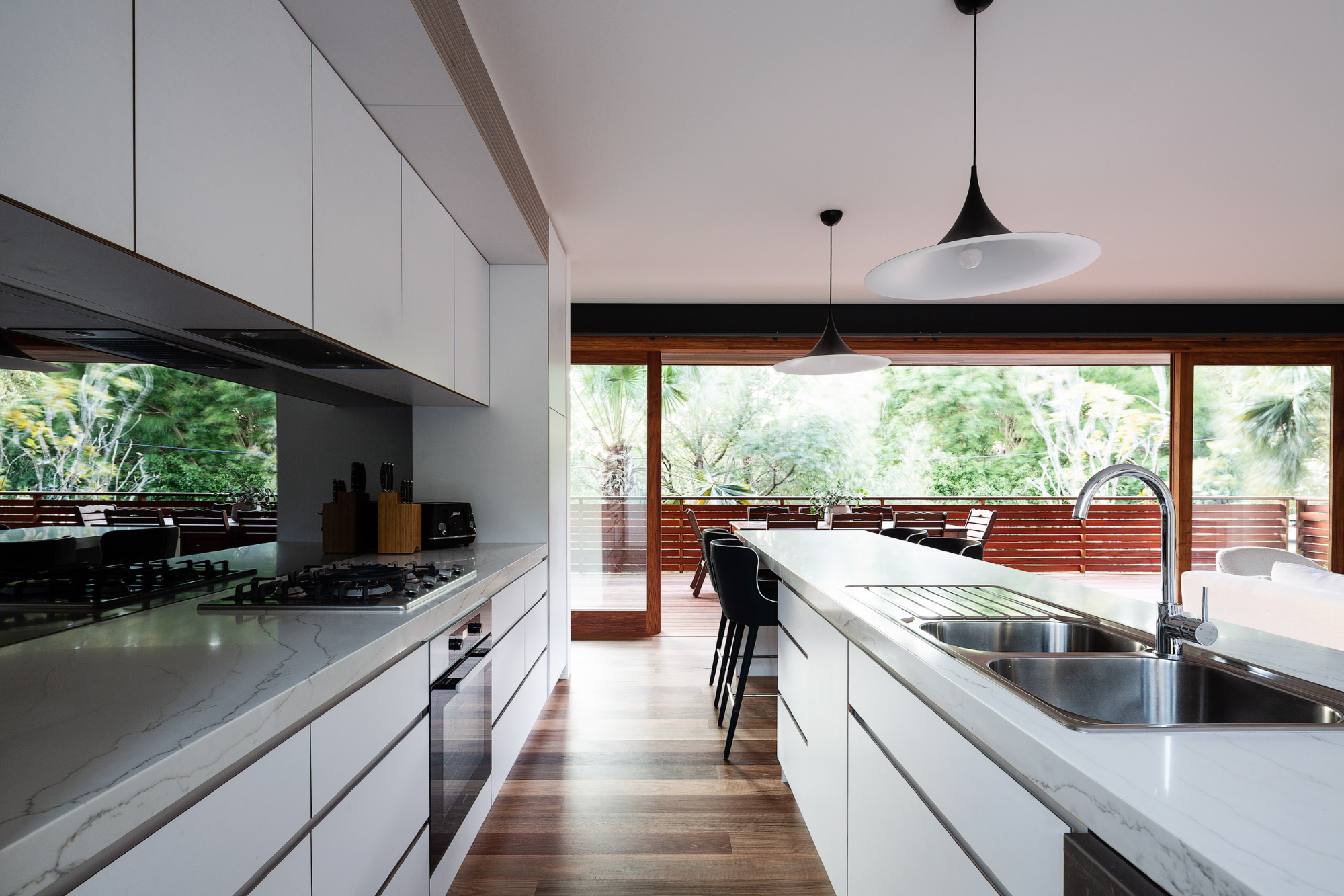 Contemporary-Builders_Palm-beach-tree-house